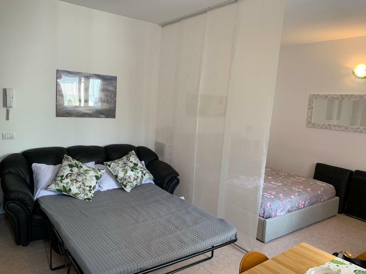 Flower House Apartment *